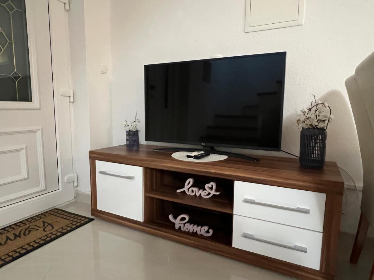 Apartment Katalin Корнич Екстер'єр фото