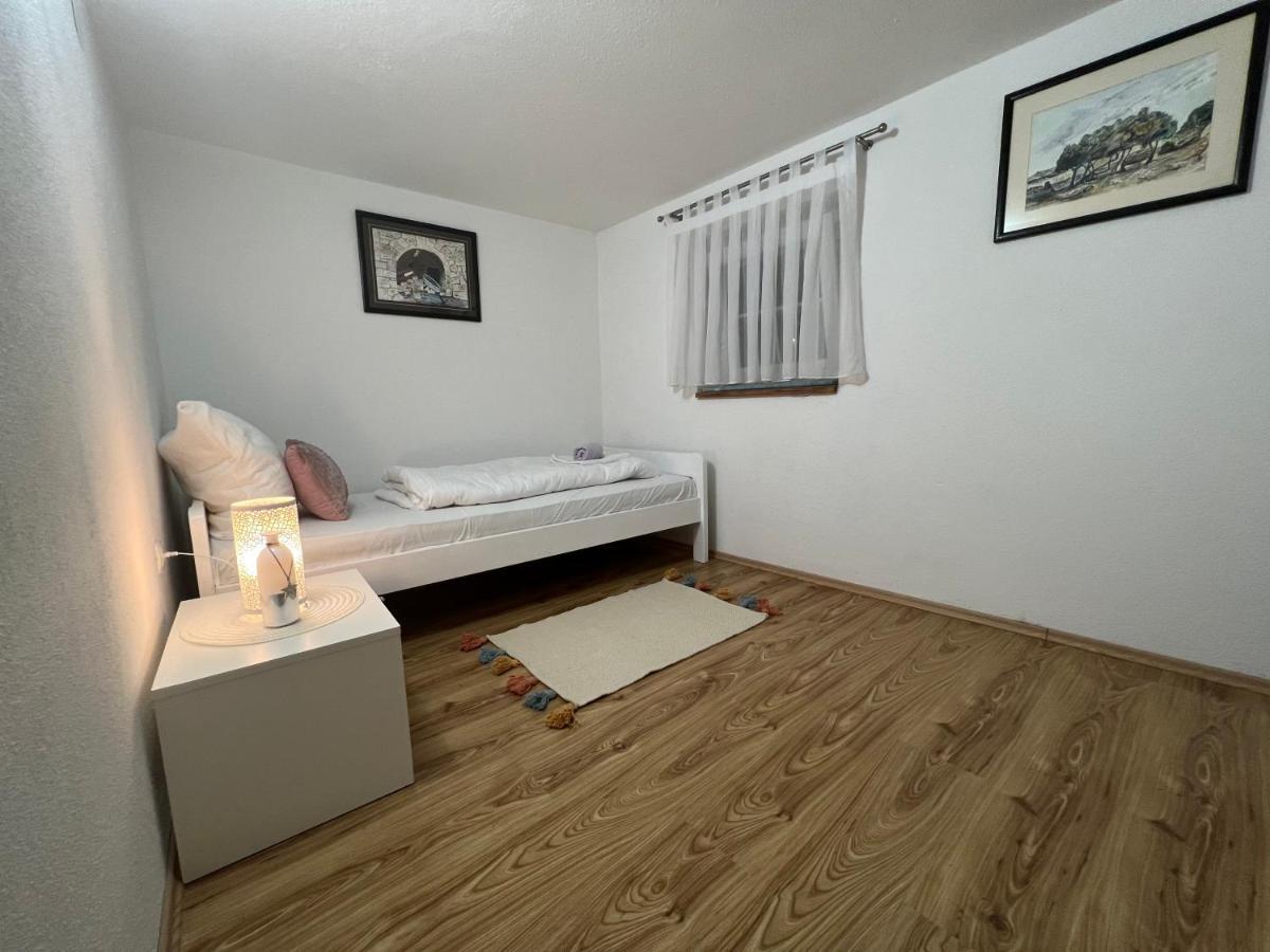 Apartment Katalin Корнич Екстер'єр фото